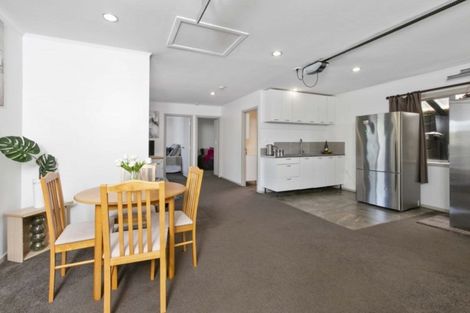 Photo of property in 40 Challen Close, Conifer Grove, Takanini, 2112