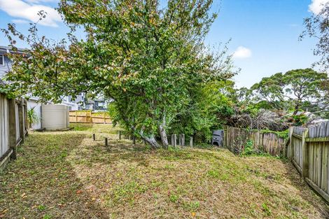 Photo of property in 6a Magdalen Place, West Harbour, Auckland, 0618