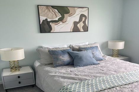 Photo of property in 8 Taipahitini Road, Rosehill, 2113