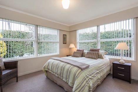 Photo of property in 2 Colwill Road, Massey, Auckland, 0614