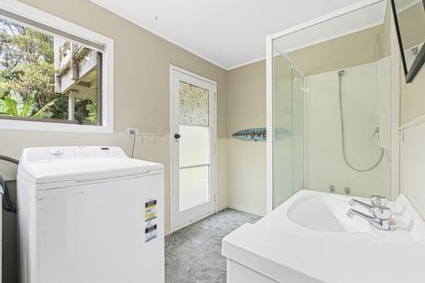 Photo of property in 52 Pitcairn Street, Oakura, 4314