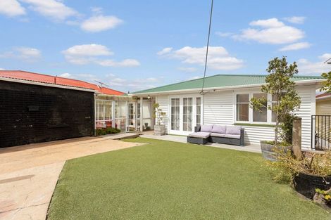 Photo of property in 98 Ironside Road, Johnsonville, Wellington, 6037