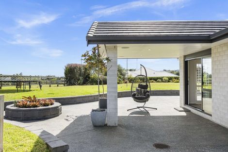 Photo of property in 12 Church View Road, Waiau Pa, Pukekohe, 2679