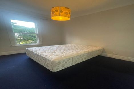 Photo of property in 152 Kelburn Parade, Kelburn, Wellington, 6012