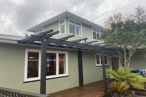 Photo of property in 6a Surrey Crescent, Hokowhitu, Palmerston North, 4410