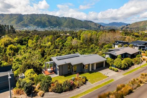 Photo of property in 15 Te Heke Place, Waikanae, 5036