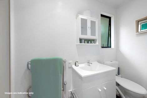 Photo of property in 25a Clairville Crescent, Wai O Taiki Bay, Auckland, 1072