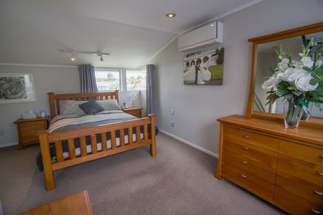 Photo of property in 1/296 Wairau Road, Glenfield, Auckland, 0629