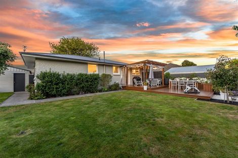 Photo of property in 28 Clipper Place, Redwood, Christchurch, 8051