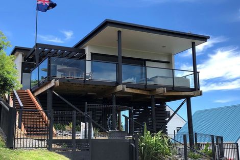 Photo of property in 58 Du Fresne Place, Russell, 0202