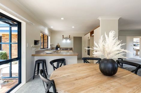 Photo of property in 22 Bouverie Crescent, Flagstaff, Hamilton, 3210