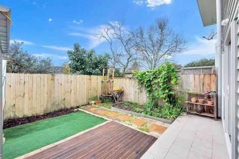 Photo of property in 10/45a Swanson Road, Henderson, Auckland, 0610
