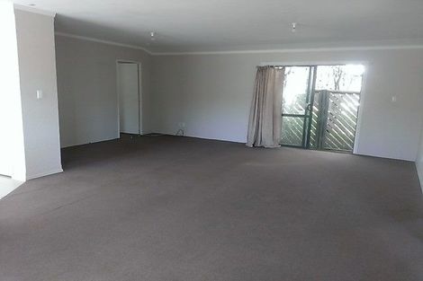Photo of property in 18a Riserra Drive, Ranui, Auckland, 0612