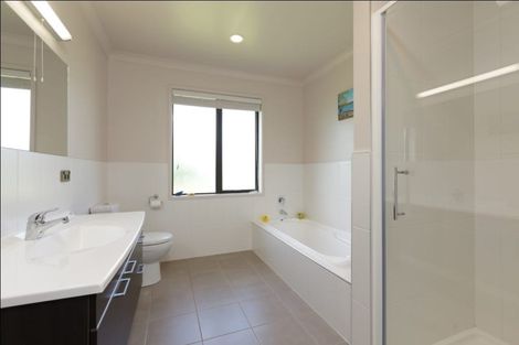 Photo of property in 16 Harakeke Place, Redwoodtown, Blenheim, 7201