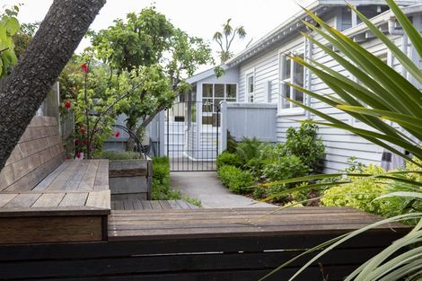 Photo of property in 23 Menzies Street, Sumner, Christchurch, 8081