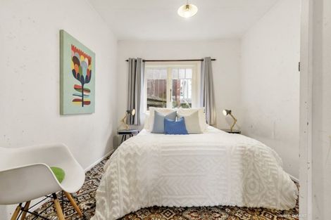 Photo of property in 1 Linwood Way, Island Bay, Wellington, 6023