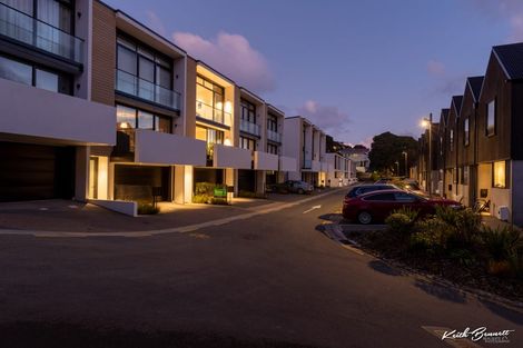 Photo of property in 5 Jean Caldwell Way, Island Bay, Wellington, 6023