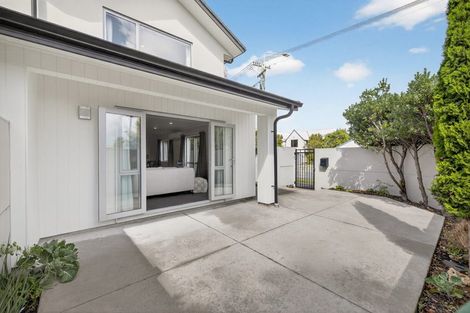 Photo of property in 217 Edgeware Road, Edgeware, Christchurch, 8013