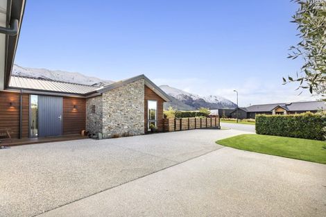 Photo of property in 12 Sapphire Spring Rise, Wanaka, 9305