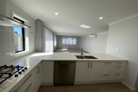 Photo of property in 6 Faber Place, Rototuna North, Hamilton, 3210