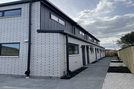 Photo of property in 1/12 Enderby Drive, Te Atatu Peninsula, Auckland, 0610