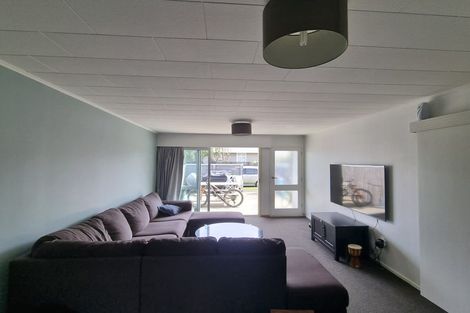 Photo of property in 48a Whites Line West, Woburn, Lower Hutt, 5010