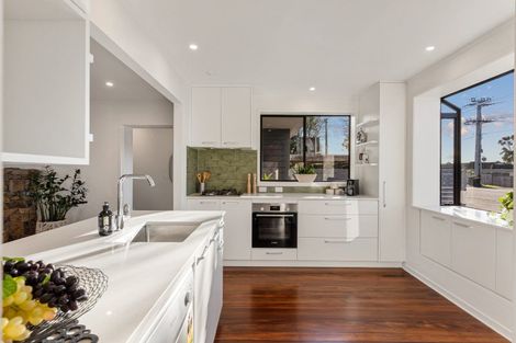 Photo of property in 1/62 Rangatira Road, Beach Haven, Auckland, 0626