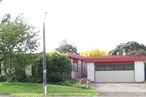 Photo of property in 16 Tyrian Close, Half Moon Bay, Auckland, 2012