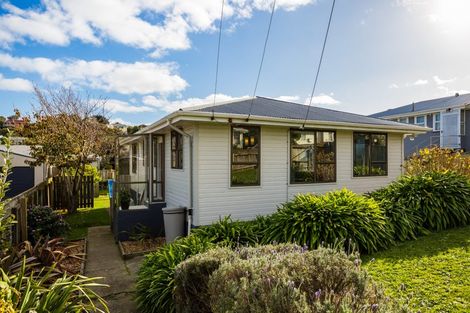 Photo of property in 111 Waiuta Street, Titahi Bay, Porirua, 5022