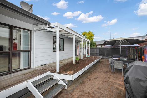 Photo of property in 12 Kentucky Crescent, Nawton, Hamilton, 3200