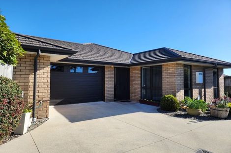 Photo of property in 21 Rainey Crescent, Papamoa Beach, Papamoa, 3118