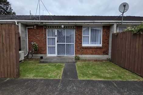 Photo of property in 2/86 Carruth Road, Papatoetoe, Auckland, 2025