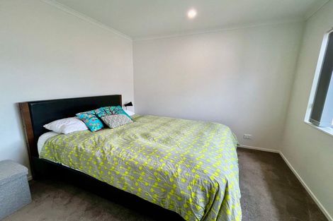 Photo of property in 16 Whareatua Avenue, Takanini, 2112