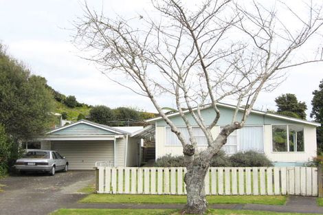 Photo of property in 4 Telford Street, Merrilands, New Plymouth, 4312