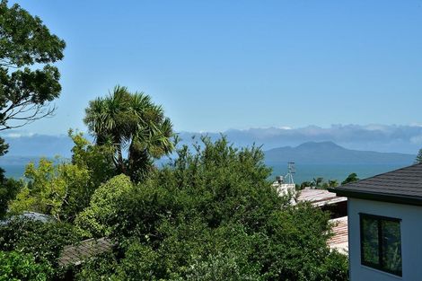 Photo of property in 1/165 Deep Creek Road, Torbay, Auckland, 0630