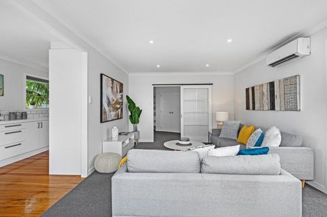 Photo of property in 431 Don Buck Road, Massey, Auckland, 0614