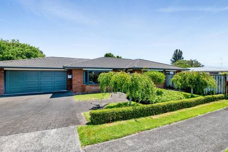 Photo of property in 6 Kellyville Heights, Merrilands, New Plymouth, 4312