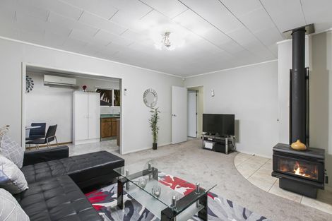 Photo of property in 2c Youngs Road, Papakura, 2110