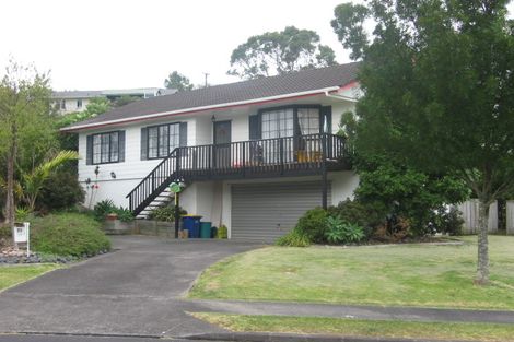 Photo of property in 18 Sunward Rise, Glenfield, Auckland, 0629