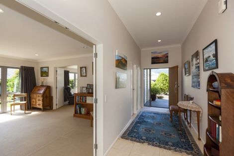 Photo of property in 21 Cascade Way, Paraparaumu, 5032