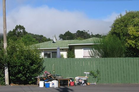 Photo of property in 4a Kaurilands Road, Titirangi, Auckland, 0604