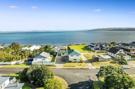 Photo of property in 19 Manaia View Road, One Tree Point, 0118