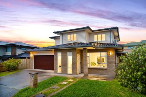 Photo of property in 16 Midhurst Avenue, Henderson, Auckland, 0612