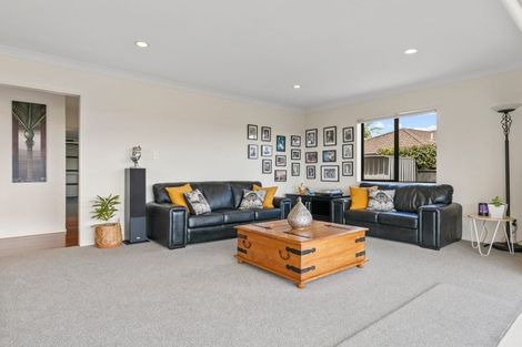 Photo of property in 25 Leafield Crescent, Henderson, Auckland, 0612