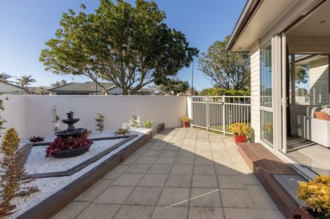 Photo of property in 92 Tuihana Drive, Papamoa Beach, Papamoa, 3118