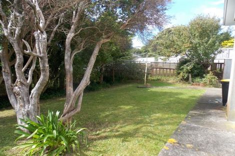 Photo of property in 15 Bancroft Terrace, Newlands, Wellington, 6037