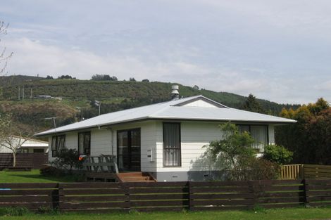 Photo of property in 6 Luke Place, Fairy Springs, Rotorua, 3015