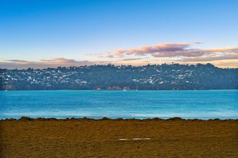 Photo of property in 27a Dawnhaven Drive, Te Atatu Peninsula, Auckland, 0610