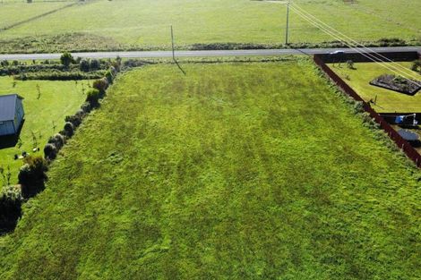 Photo of property in 69 Waikawa Beach Road, Manakau, 5573