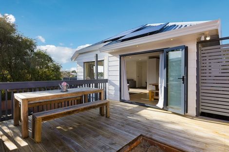 Photo of property in 15b Greta Place, Stanmore Bay, Whangaparaoa, 0932